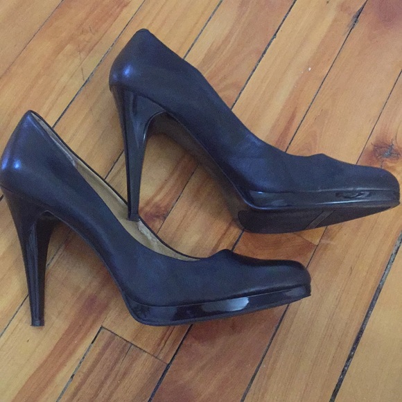 Black heels - Picture 2 of 2